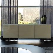 Credenza a 3 ante in laccato opaco bianco Focus di Cattelan