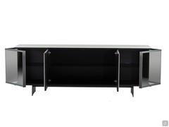 Credenza elegante con ante in gres e vetro Aira - Visibile i ripiani interni in vetro trasparente fumè.