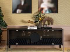 Credenza Dot con ante in vetro fumè trasparente e maniglia interamente in frassino nero