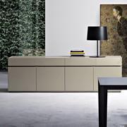 Credenza moderna con ante e cassetti Raiki