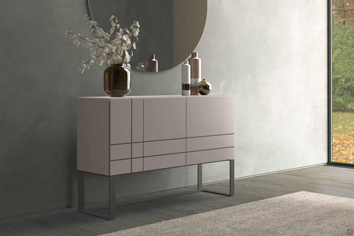 Credenza con ante laccate e inserto in metallo Oyster