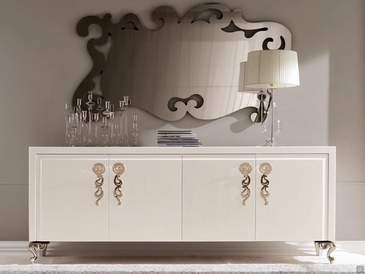 Credenza classica con maniglie in metallo George di Cantori, modello a 4 ante