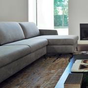 Particolare del divano letto con chaise longue Litchis