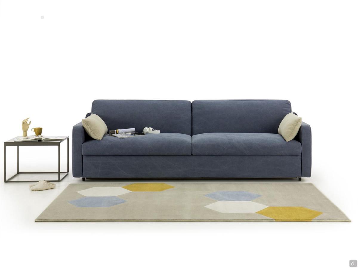 Divano letto con dormita traversale Julian rivestito in tessuto delavé Stone color jeans