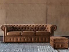 Divano chesterfield Chester in pelle vintage con pouf abbinato