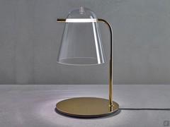 Lampada abat-jour da tavolo Sino con diffusore a campana in vetro soffiato e struttura oro