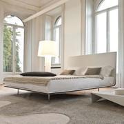 Letto stile minimal modello Thin di Bonaldo