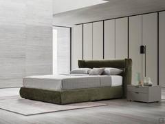 Letto di design con testiera avvolgente Destin, ideale anche per l'utilizzo a centro stanza