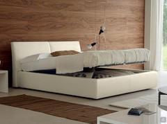 Letto matrimoniale in ecopelle Alistair con box contenitore