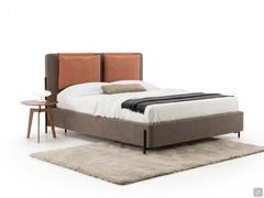 Letto imbottito con contenitore Nemi con rivestimento bicolore in tessuto Matilda