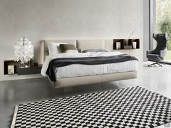 Letto imbottito con testiera in tinta California Textile