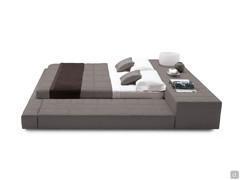 Letto imbottito di design Squaring di Bonaldo rivestito in tessuto