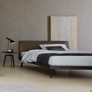 Letto in legno Maryland in finitura rovere grigio con testiera imbottita