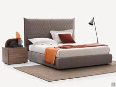 Letto imbottito con cuciture geometriche Alva, rivestibile in tessuto, similpelle o pelle