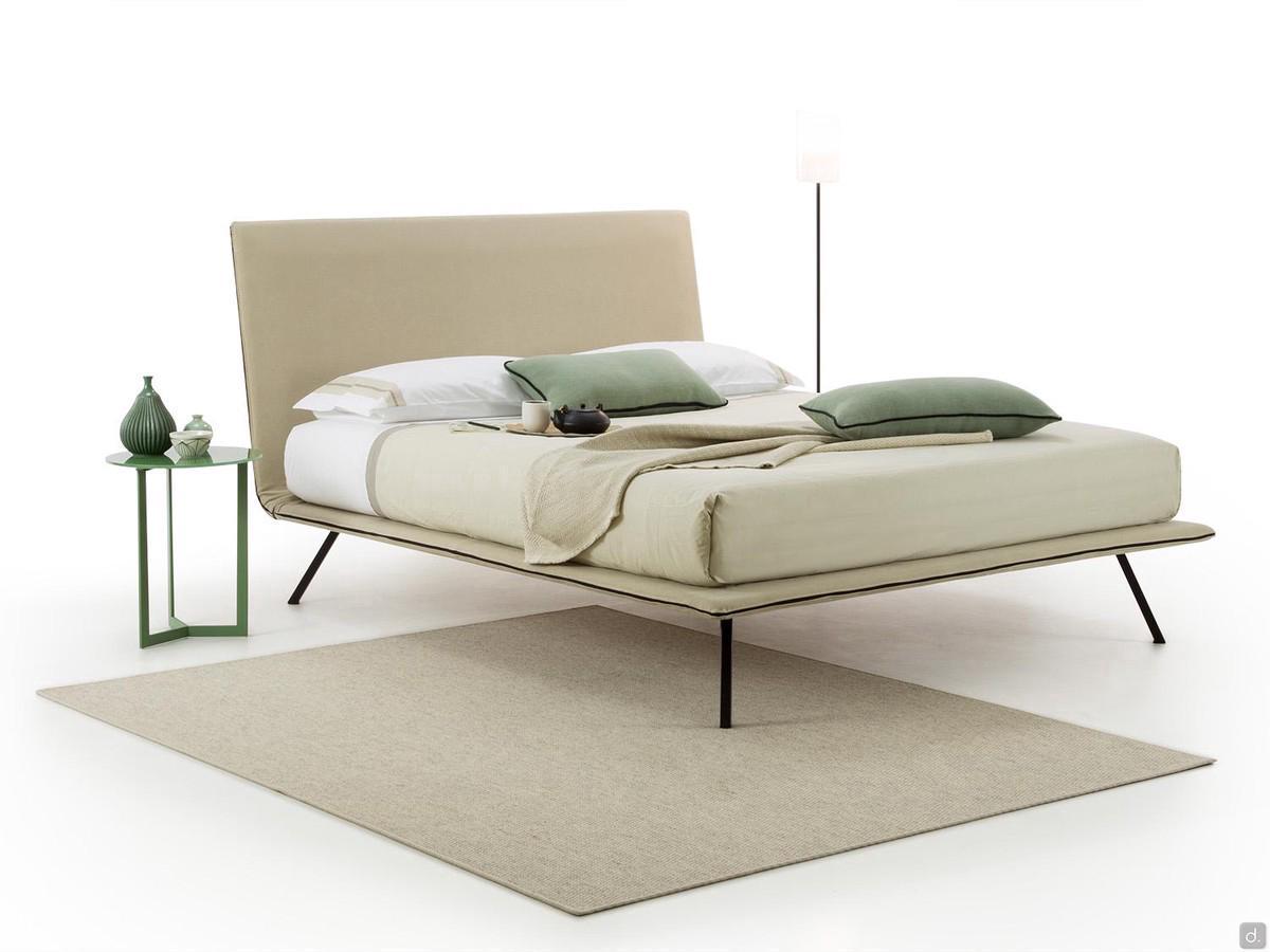 Letto imbottito sottile e minimale Twist di HomePlaneur