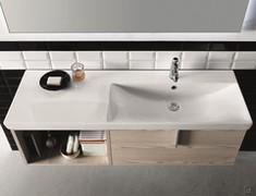 Base lavabo con cestone ed elemento a giorno; lavabo consolle in ceramica bianco lucido