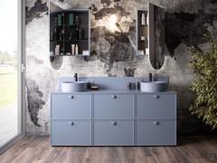 Mobile bagno con lavabo colorato N98 Frame, composizione particolarmente capiente grazie ai sei cassetti