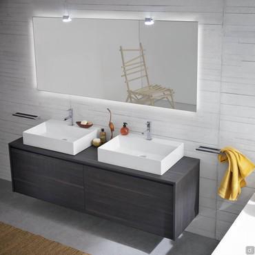 Vista dall'alto del mobile bagno N49 - Atlantic con lavabo doppio e base con cestone