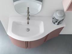 Mobile bagno curvo Atlantic con lavabo Versus in proseguimento su terminale curvo