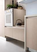 Particolare della base living e della semi-colonna forno sospese (finitura nobilitato effetto legno non più disponibile)