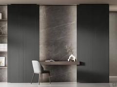 Pannello boiserie decorativo per pareti Lounge in ceramica Laminam pietra grey con illuminazione LED laterale incassata sui fianchi degli armadi