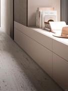 Vista laterale delle basi cassetto e cestone Wide accostate, realizzate con top unico fino a 278 cm di larghezza