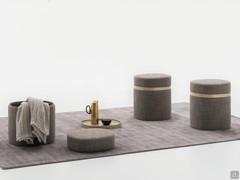 Pouf contenitore con vassoio Coffer e con cuscino imbottito disponibile come optional