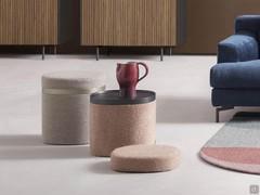 Pouf contenitore con vassoio in entrambi i colori disponibili: Moka Shine e Nickel