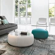 Pouf rivestito in similpelle modello Plissè disponibile in venti colorazioni differenti