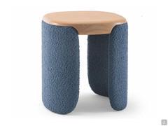 Pouf Flower qui proposto in versione sgabello / tavolino con gambe tessili e seduta in legno