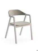 Sedia dal design scandinavo Bryanna con seduta e schienale rivestiti in tessuto, struttura in frassino laccato poro aperto RAL 7044 Grigio Seta