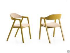 Sedia dal design scandinavo Bryanna in frassino tinto Giallo Curry e fodera in tessuto Pixel Diagonal