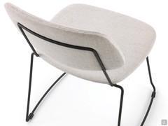 Sedia di design con gambe a slitta Chloe ideale da inserire in sale da pranzo eleganti e moderne