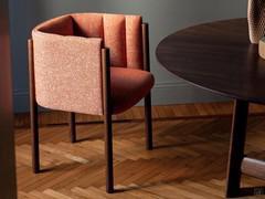 Sedia poltroncina Domizia imbottita con gambe in legno, ideale per la sala da pranzo