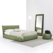 Specchio figura intera Sidony in abbinamento al letto Leaf