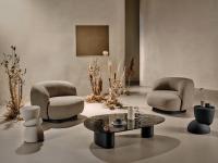 Coppia di poltrone Aralia ideali per una zona lounge; basamento in massello di frassino tinto Nero Assoluto