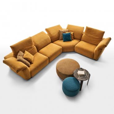 Nevis sofa with pull-out seats and high reclining backrests