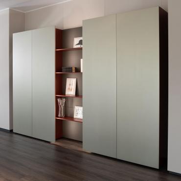 Plan 31 Outlet big entry closet with wardrobe