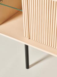 Detail of the solid ash structure of the sideboard, always matching the ribbed fronts