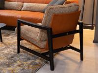 Halley Outlet armchair with structure upholstered in Special Tuscania leather col. 20