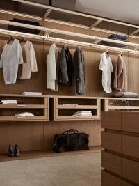 Interior equipment for Horizon Lounge walk-in closet - Drawers with glass front and glass shelves with metal frame