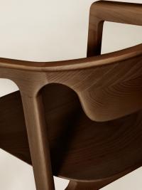 Veins, knots and natural characteristics of the solid wood, they result very visible on all surfaces. Brown ash wood.