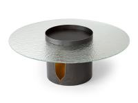 Bullet coffee table in the Big version, ideal for sofa-front positioning, with hammered glass top and two-tone frame in delabré v3 and gold YY217E